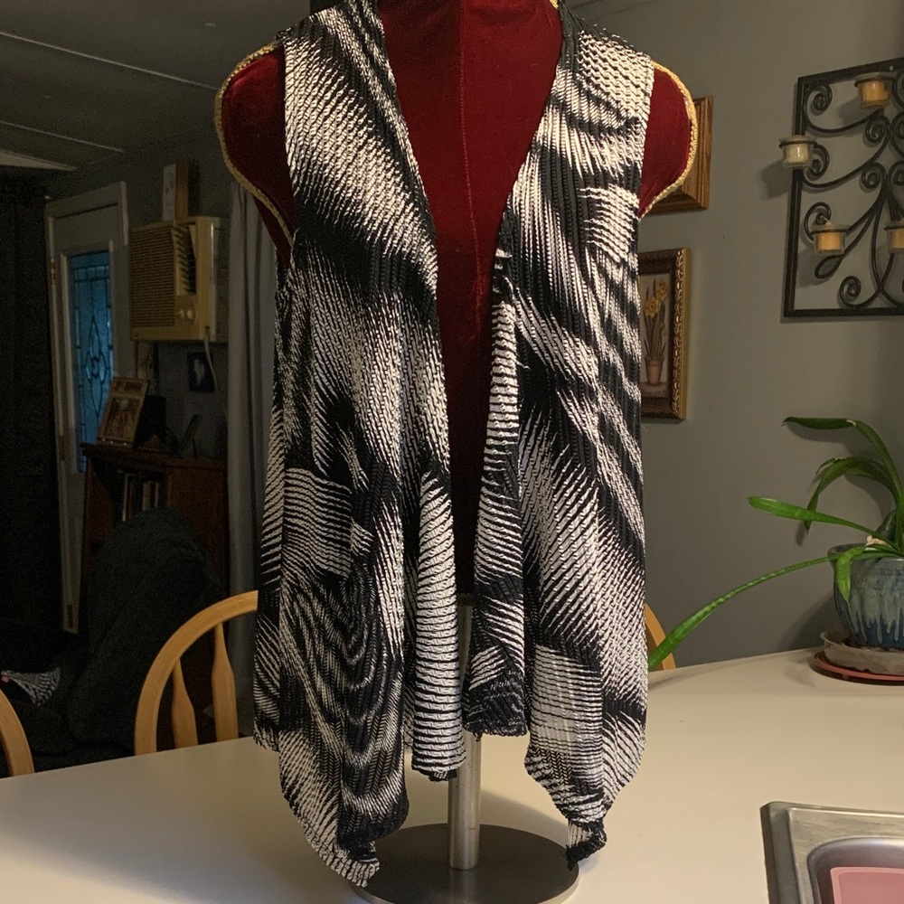 Chicos Travelers Open Cardigan